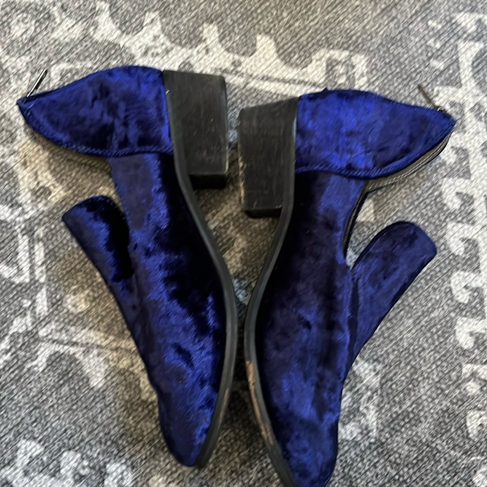 Urban Outfitters Ecote Blue Velvet Velour Ankle Booties Size 9.5